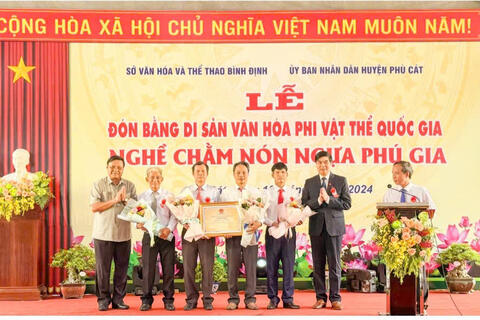 Nghề chằm nón ngựa Phú Gia_ Di sản văn hóa phi vật thể quốc gia